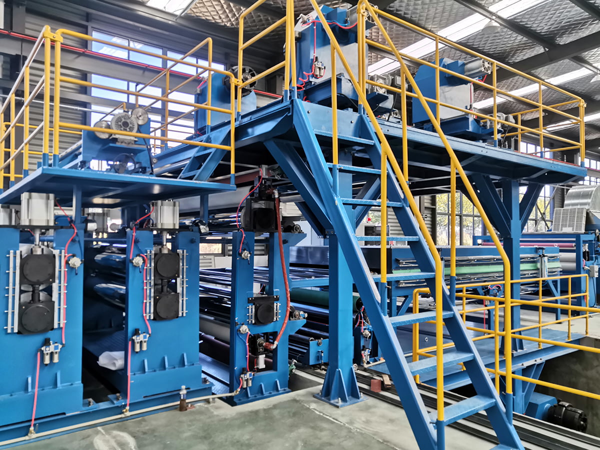 Produktionslinje for isolering og dekorative paneler